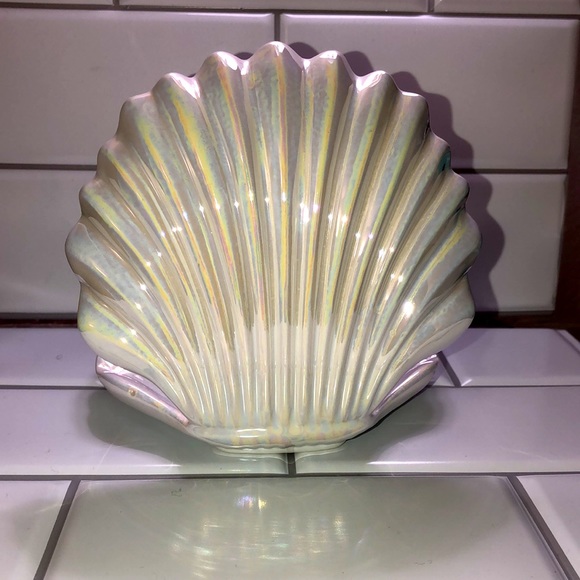 HOLIDAY SPECIAL- CLAM SHELL 3-Wick Candle Holder: Bath & Body Works - Picture 5 of 15